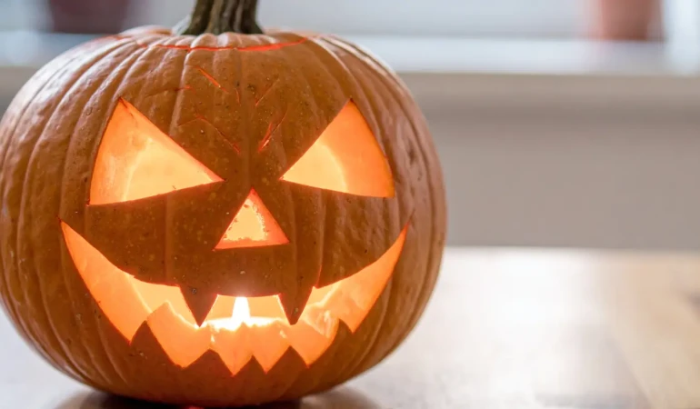 Toamna bobocilor - Petrecere de Halloween 2025, UCB Rm. Vâlcea